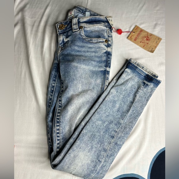 True Religion Denim - Y2K Super cool new true religion women’s jeans with pockets on the back  Sz 27